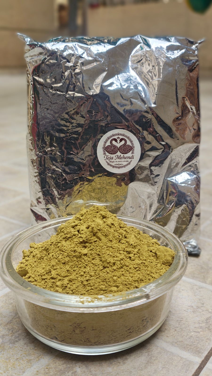 Henna powder with sealed pack